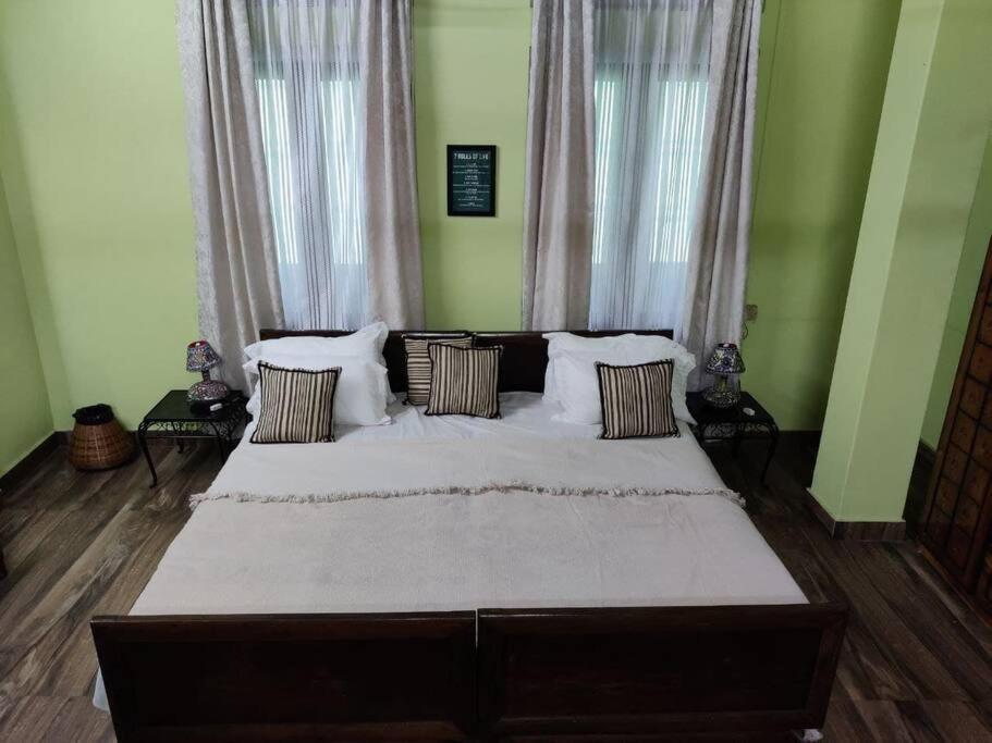 The Nook Rooftop Condo And Garden Guwahati Esterno foto
